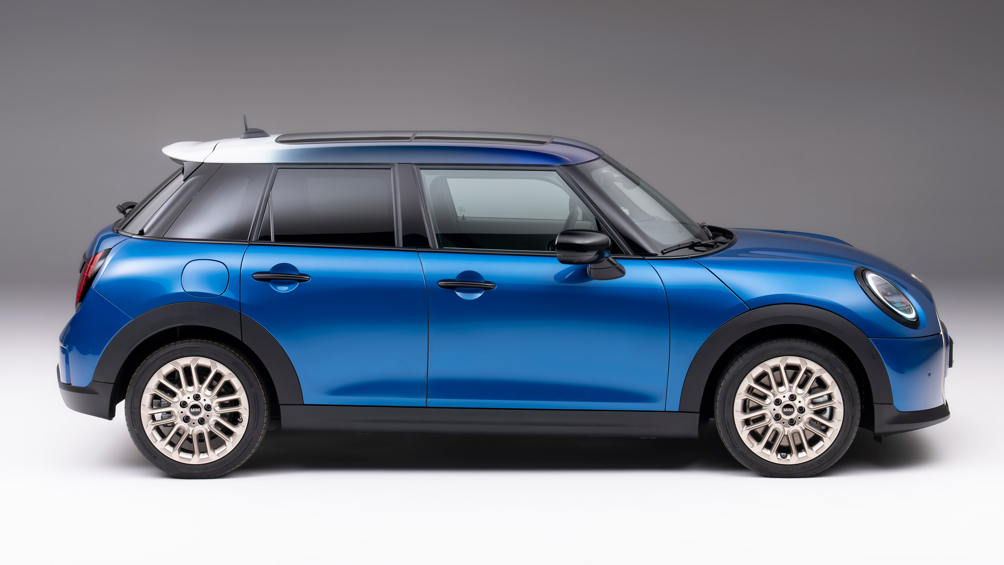 MINI Cooper 5-Door - side