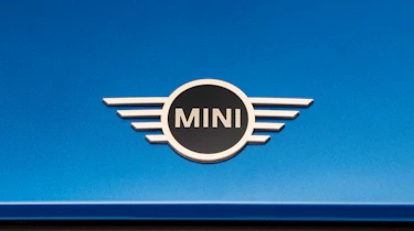 MINI Cooper 5-Door - MINI badge