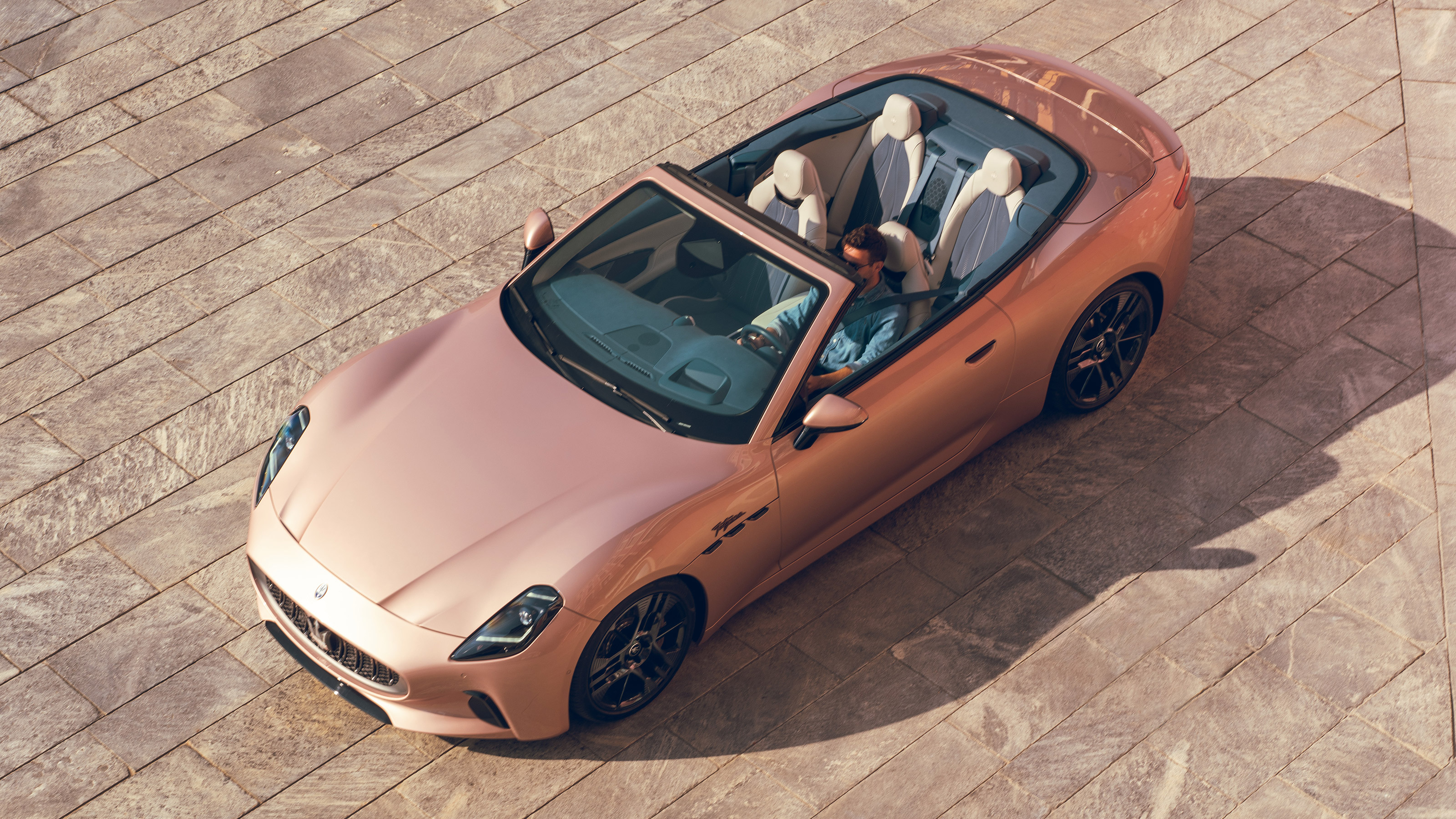 Maserati GranCabrio Folgore - front above