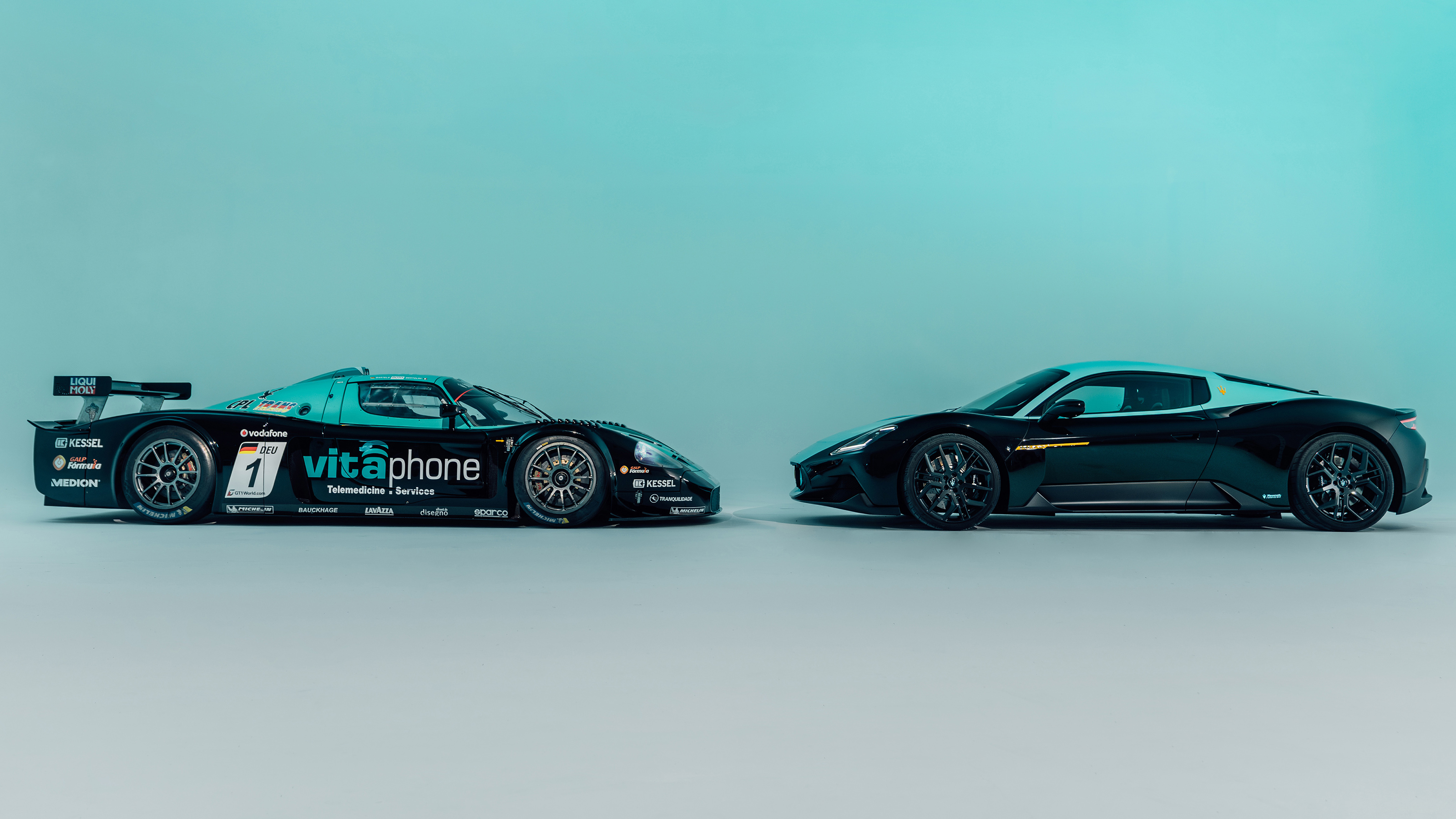 MC20 Leggenda and MC12 GT1 Vitaphone together side on