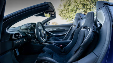 McLaren Artura Spider - seats