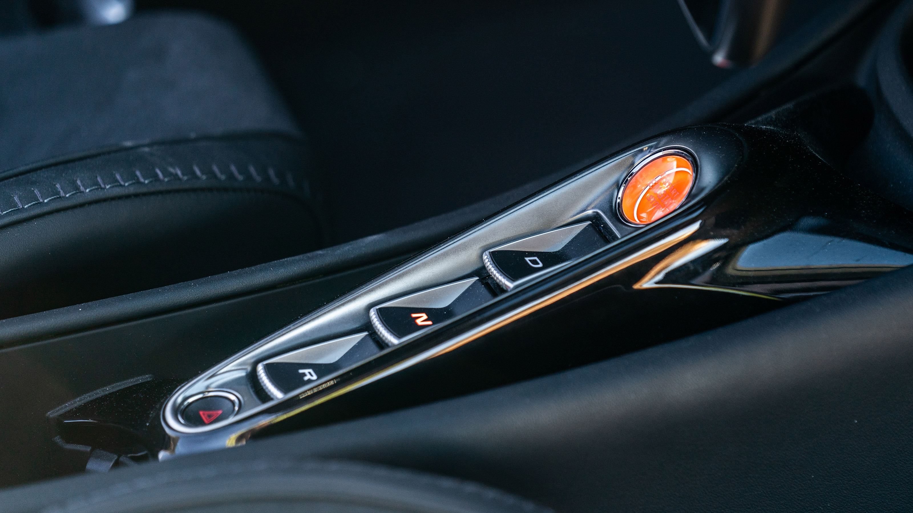 McLaren Artura Spider - interior
