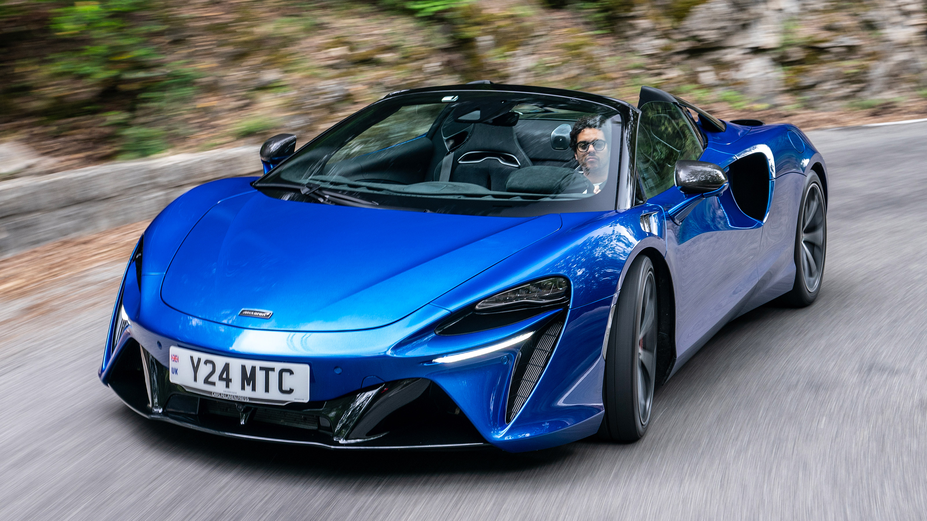 McLaren Artura Spider - front tracking