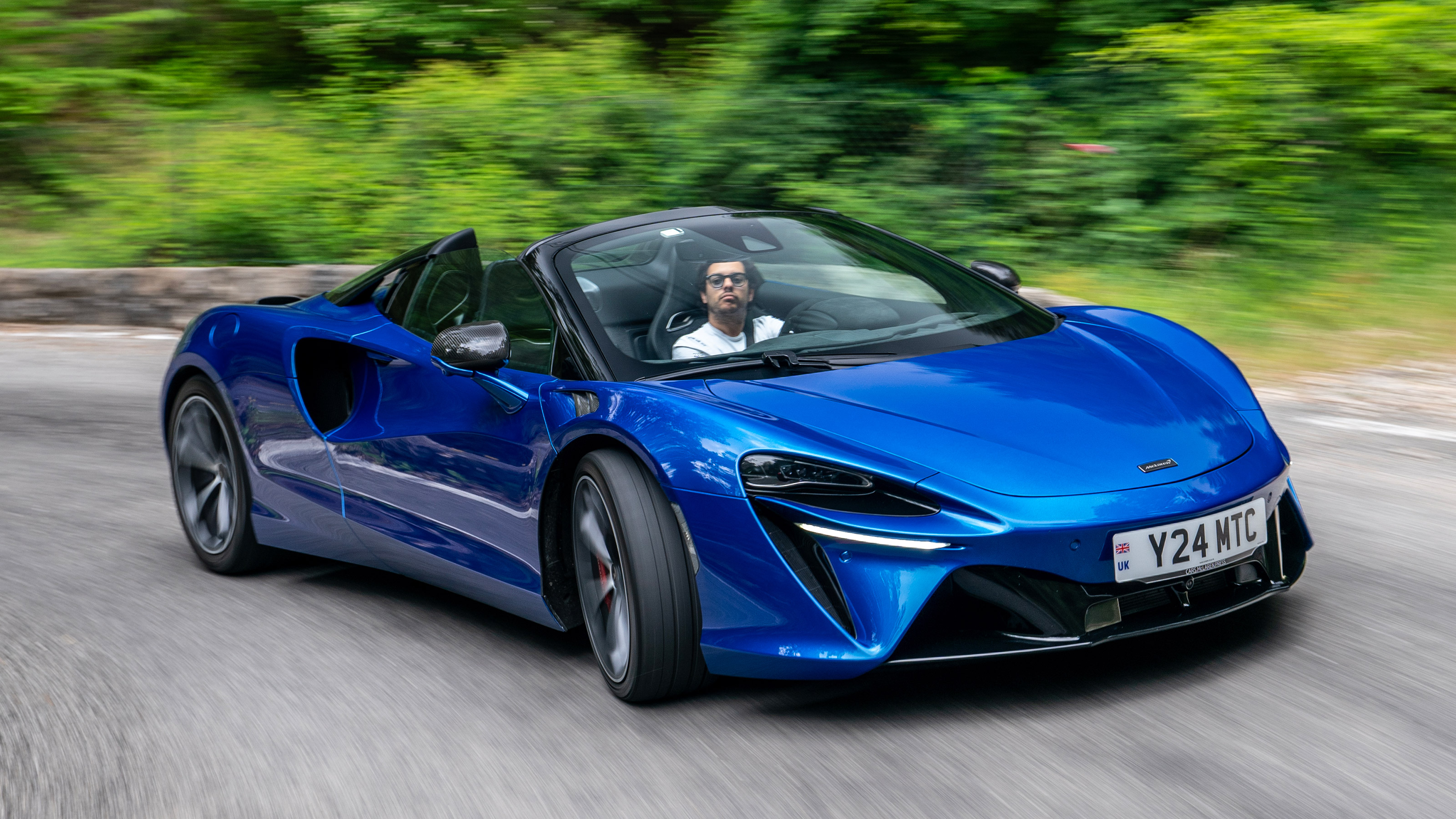 McLaren Artura Spider - front cornering
