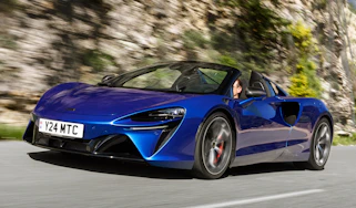 McLaren Artura Spider - front