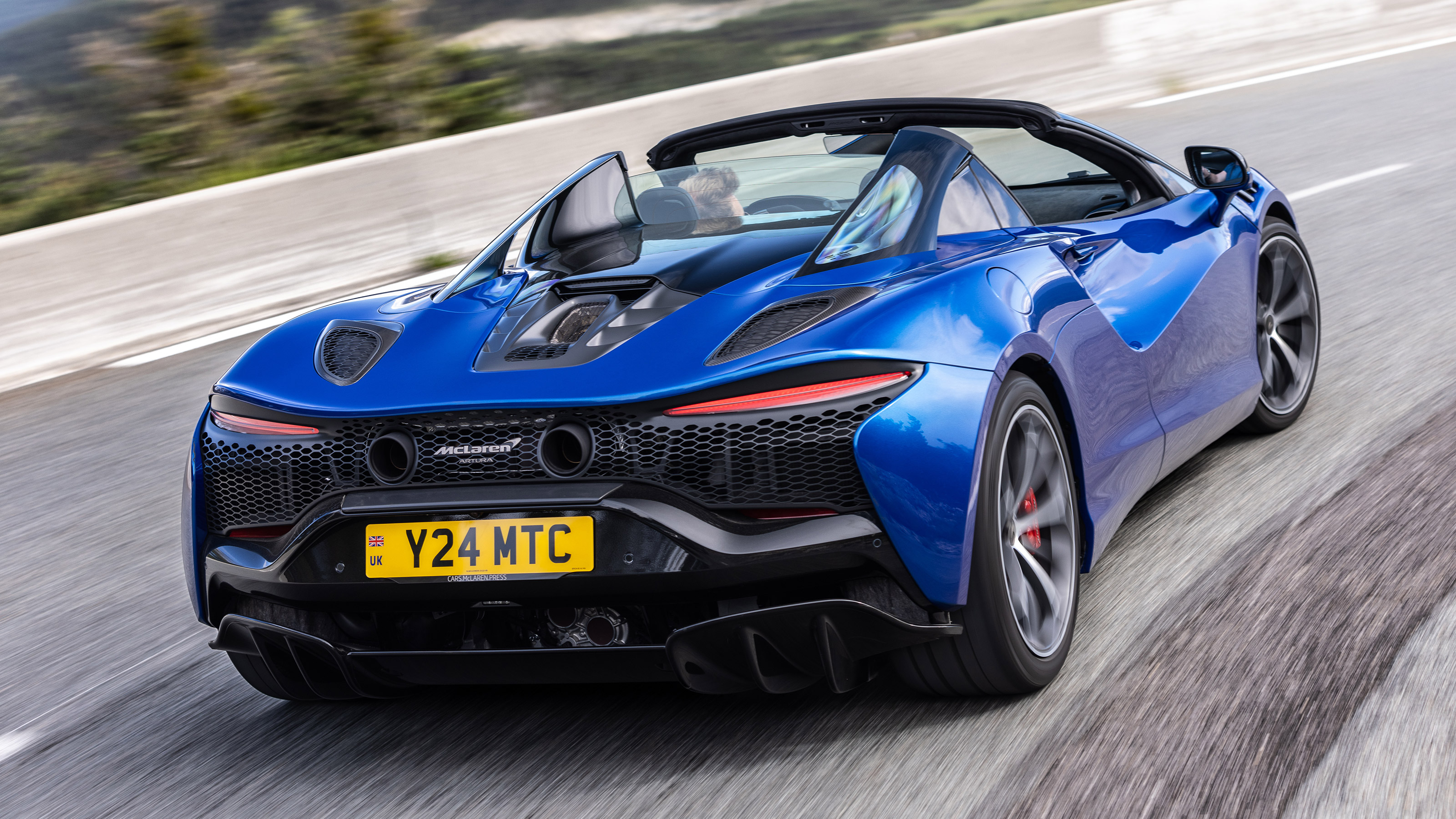 McLaren Artura Spider - rear cornering