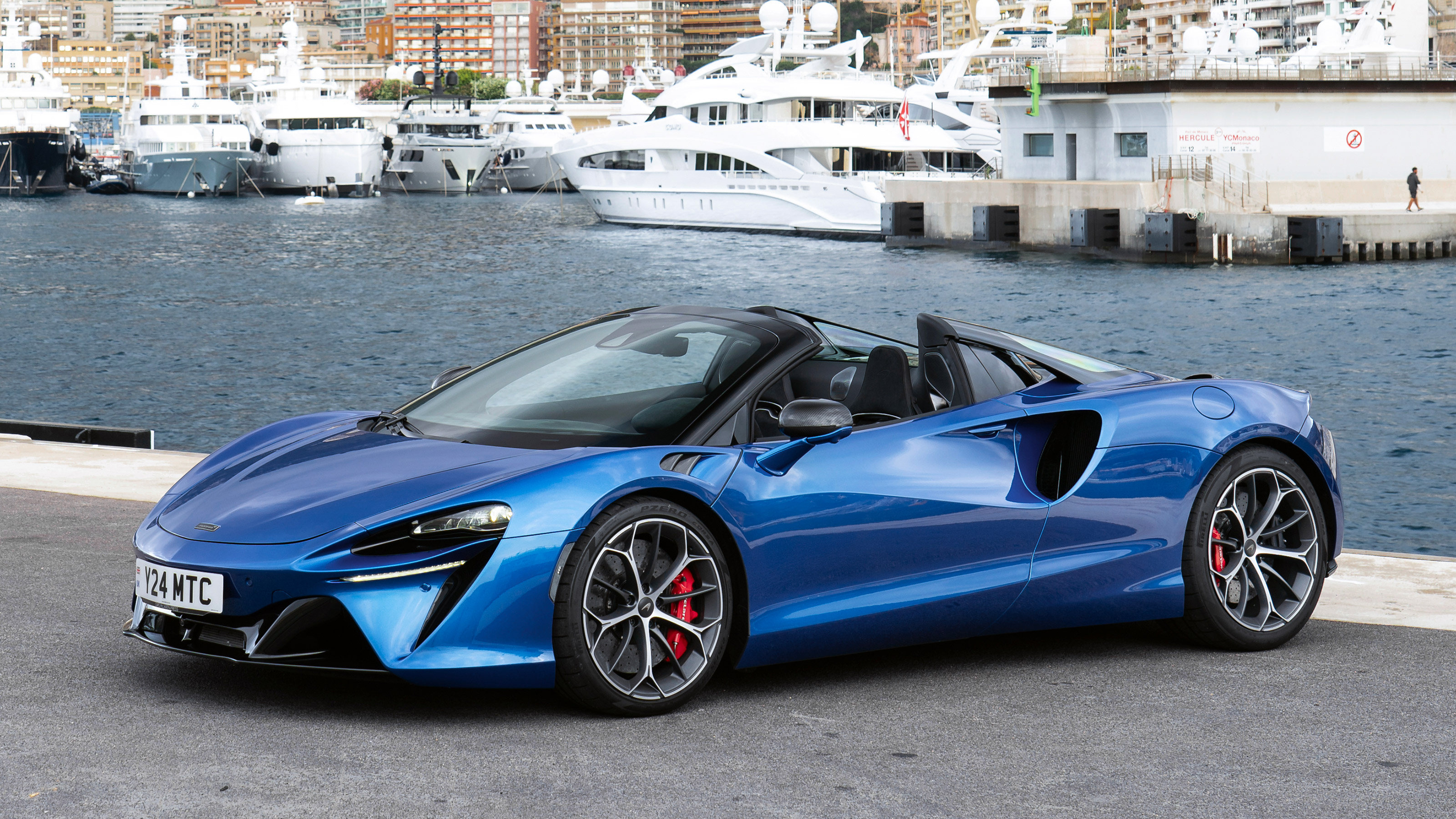 McLaren Artura Spider - front static