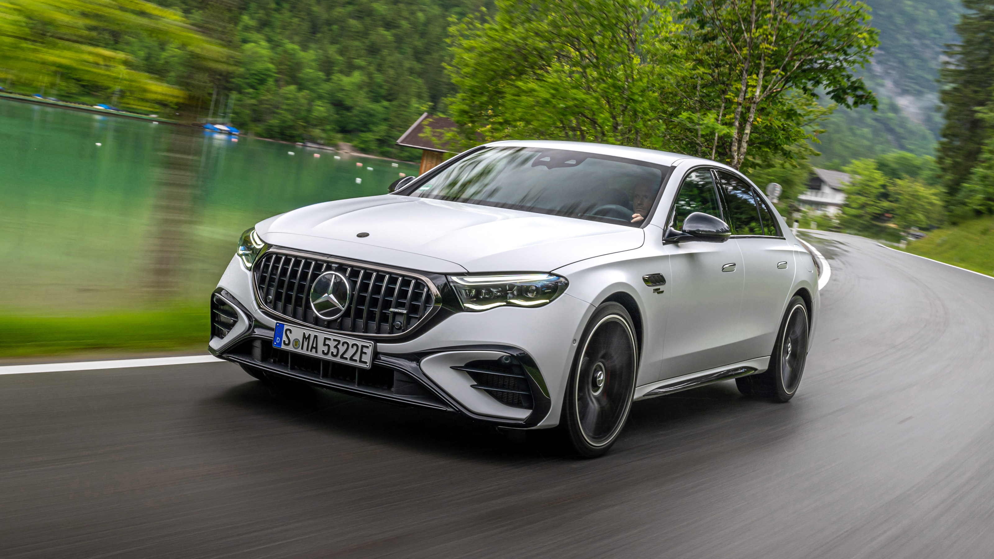 Mercedes-AMG E 53 - front tracking