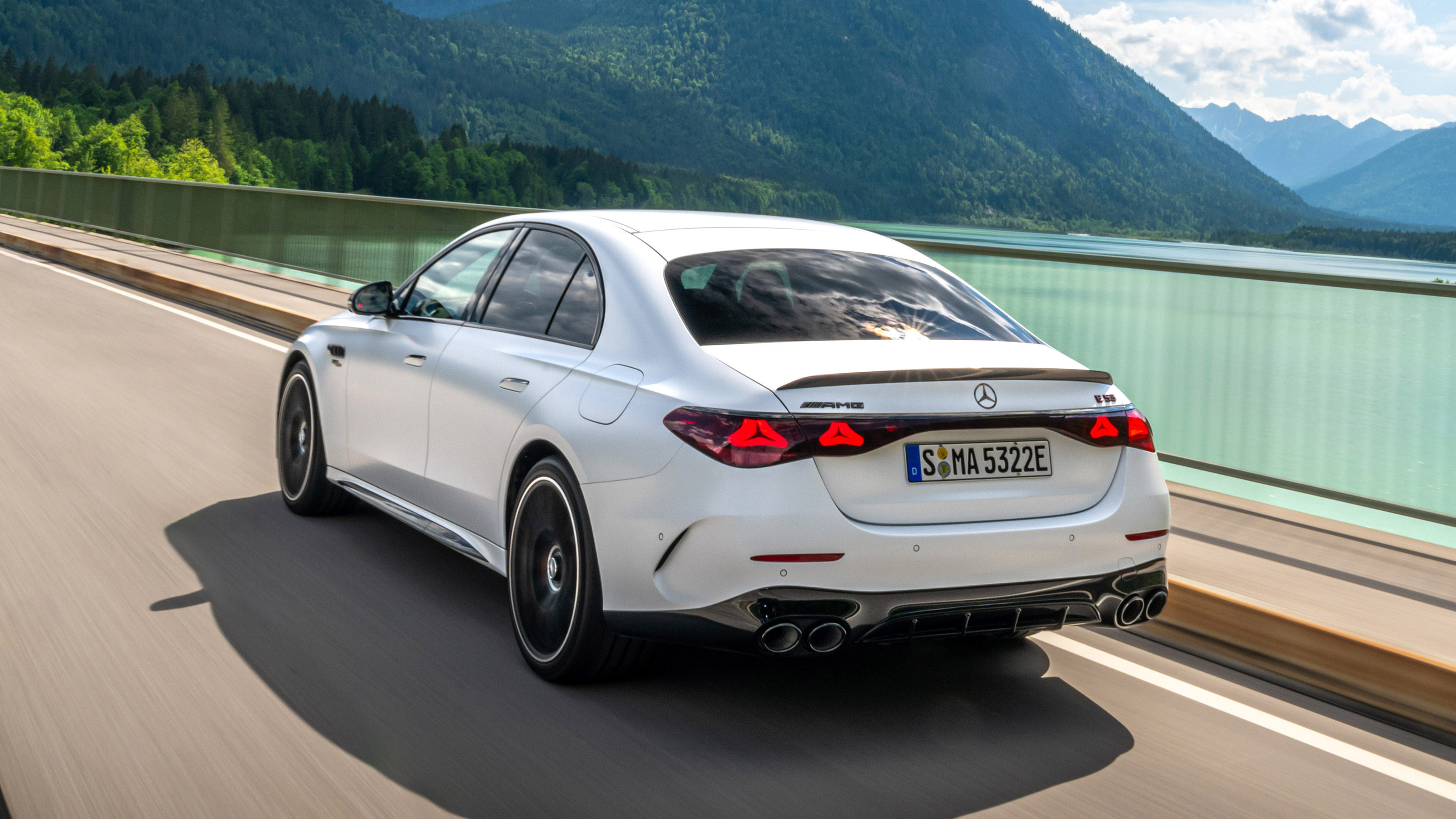 Mercedes-AMG E 53 - rear tracking