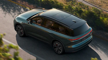 NIO EL8 rear overhead tracking