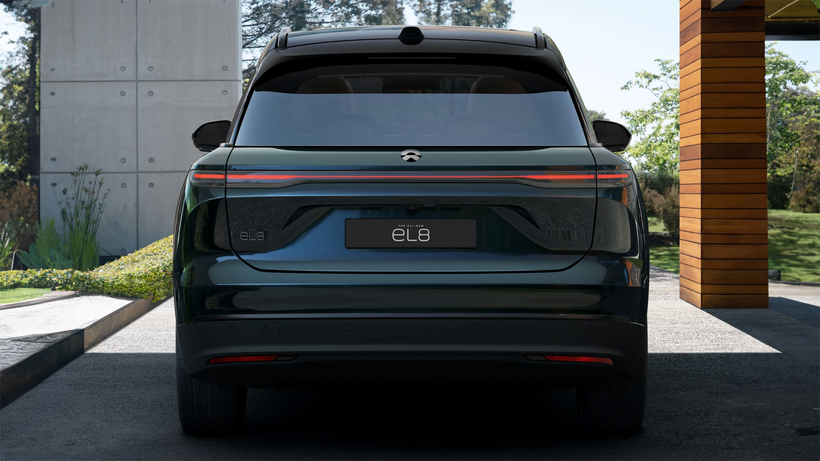 NIO EL8 tail shot