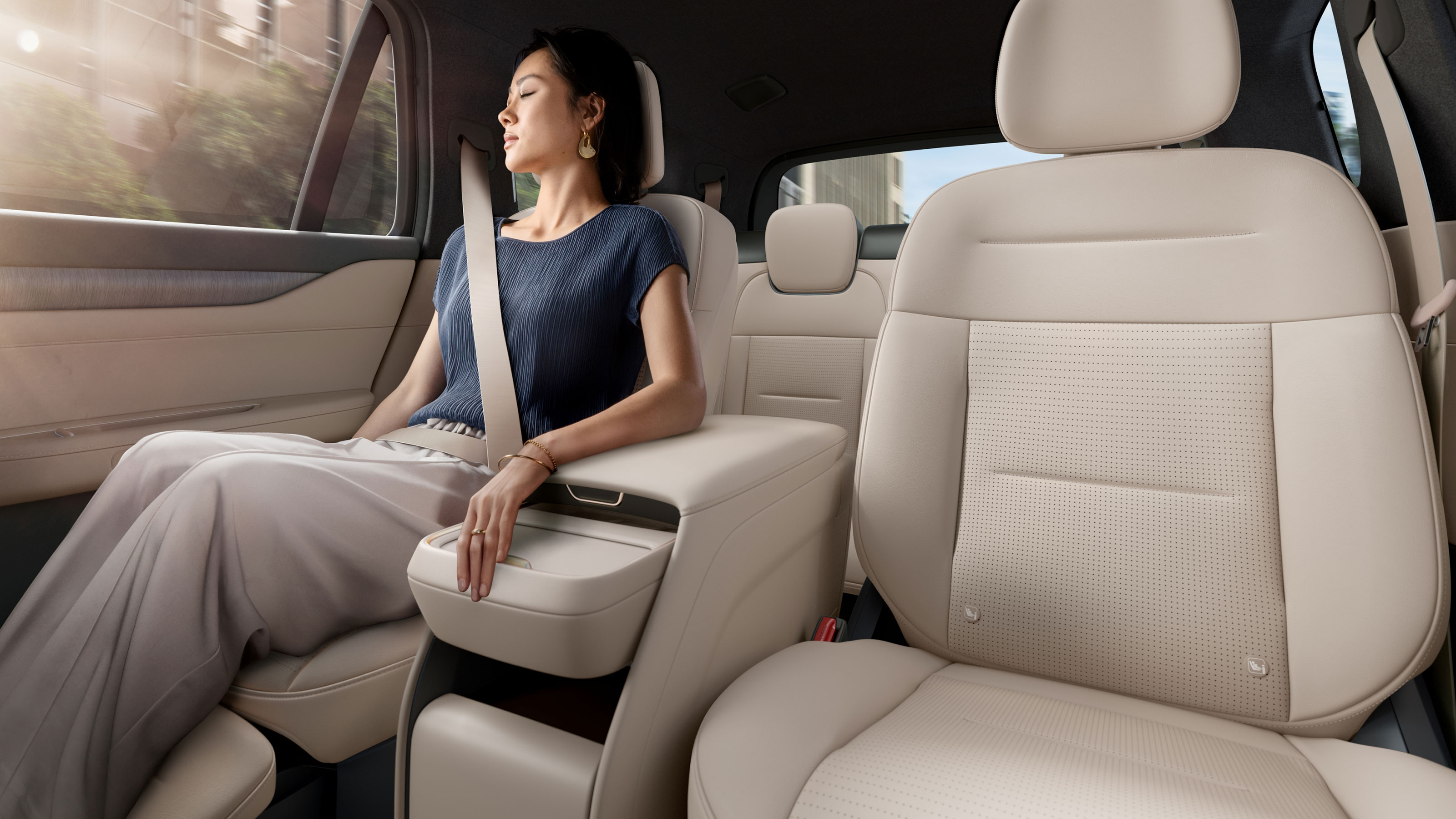 NIO EL8 front seats