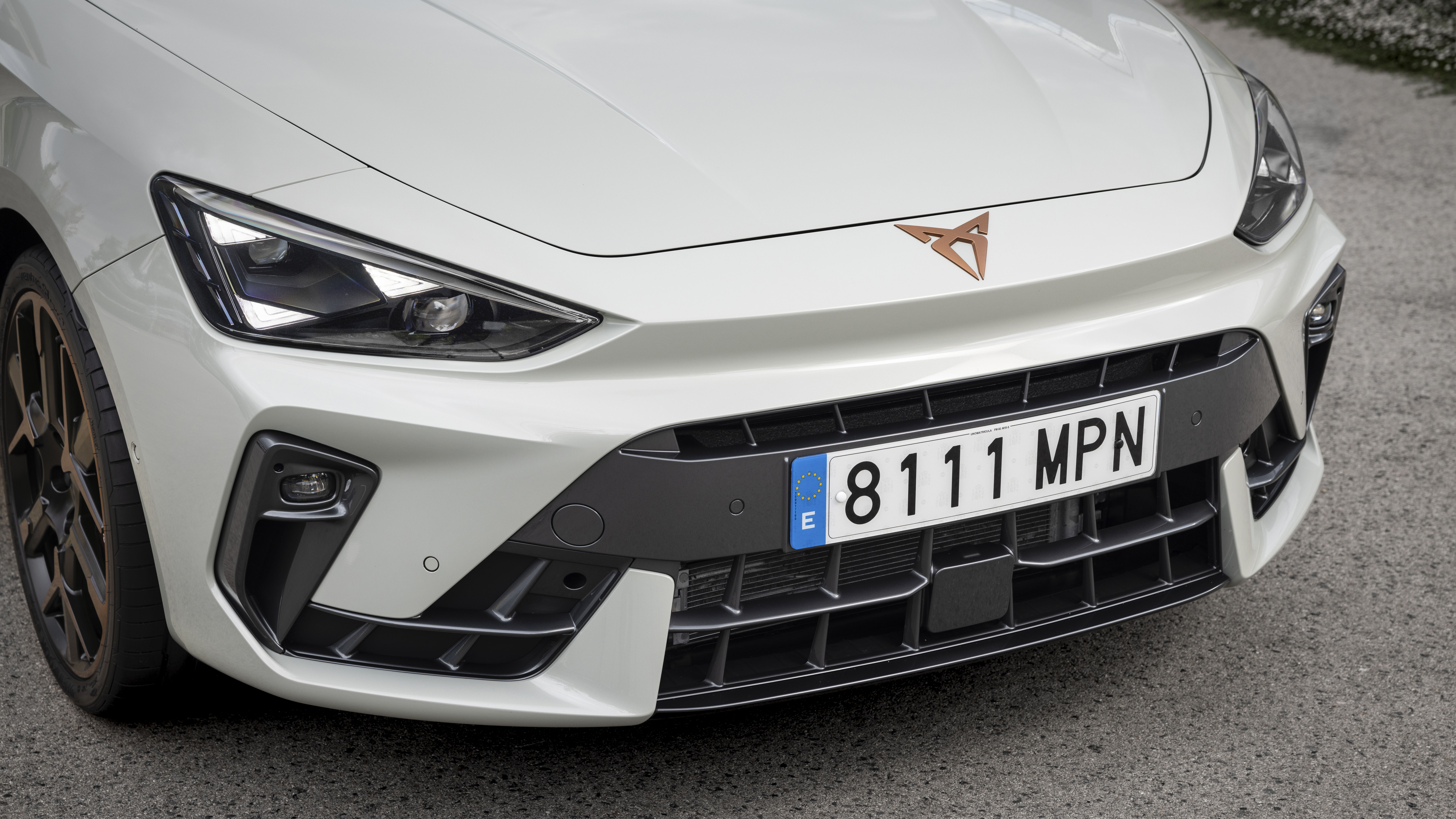 New 2024 Cupra Leon - front headlights 