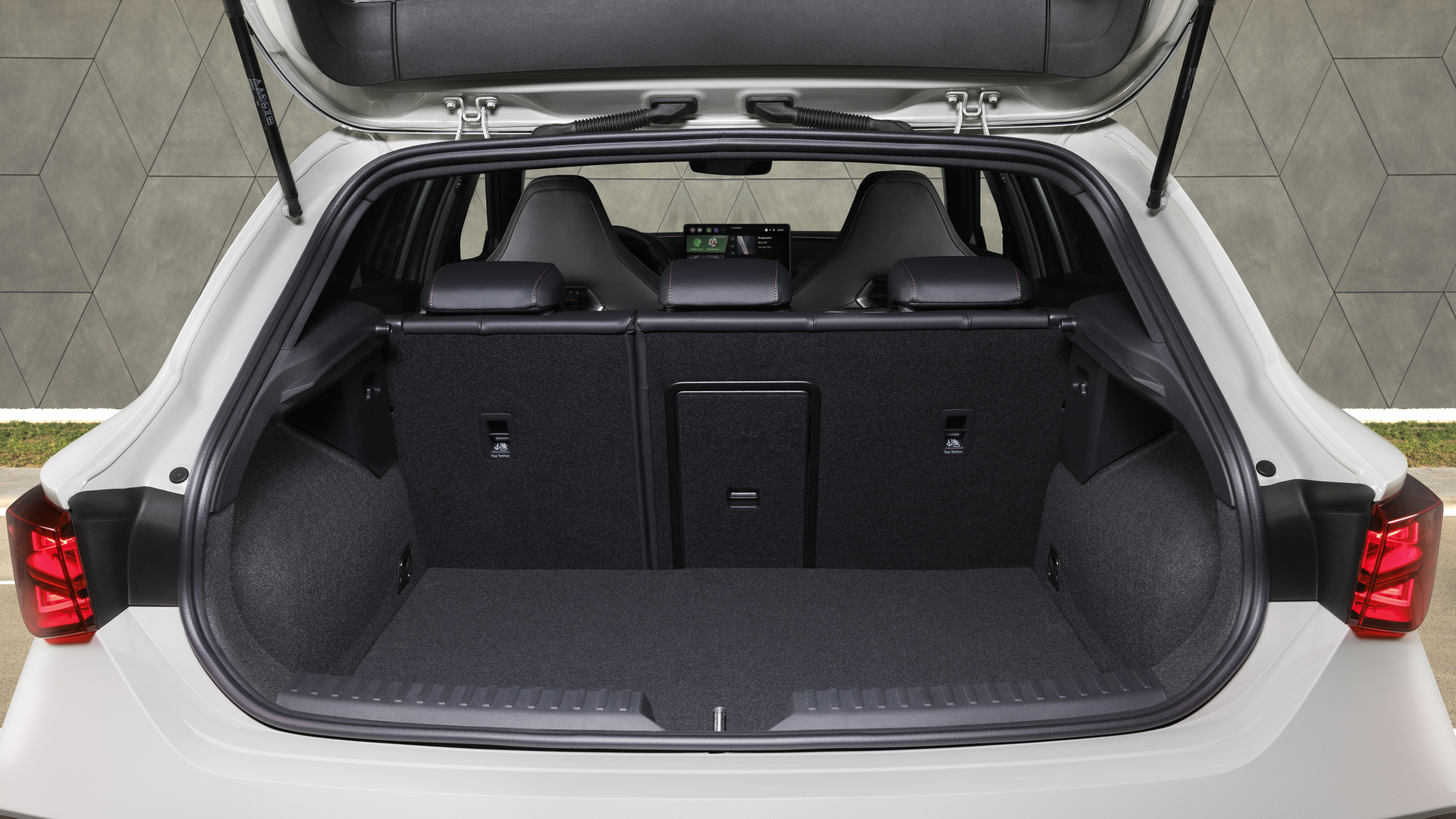 New 2024 Cupra Leon - boot 