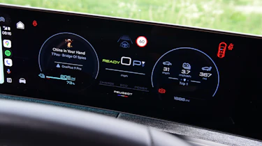 Peugeot E-3008 - dashboard screen