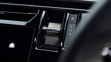 Peugeot E-3008 - gear selector