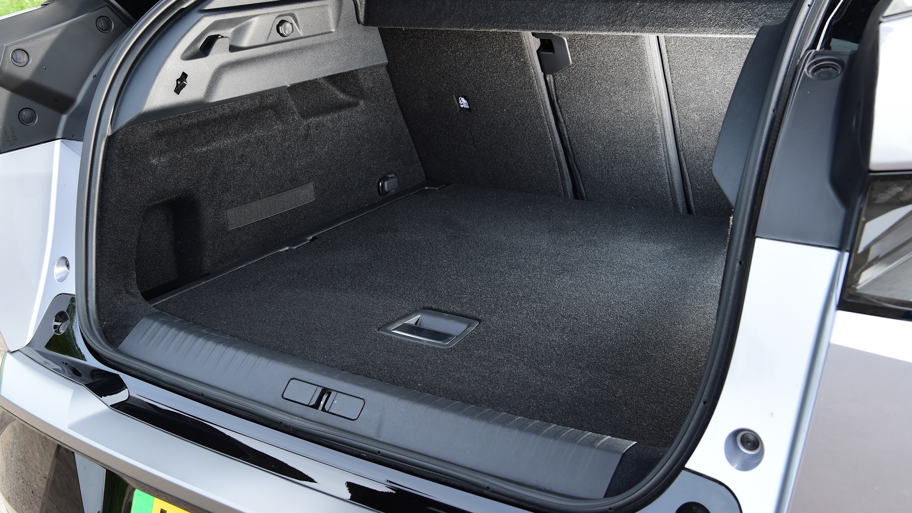 Peugeot E-3008 - boot