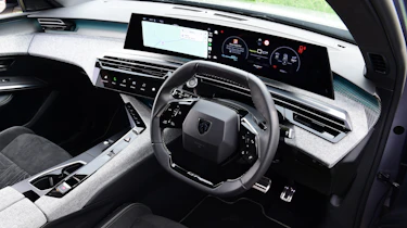 Peugeot E-3008 - dashboard