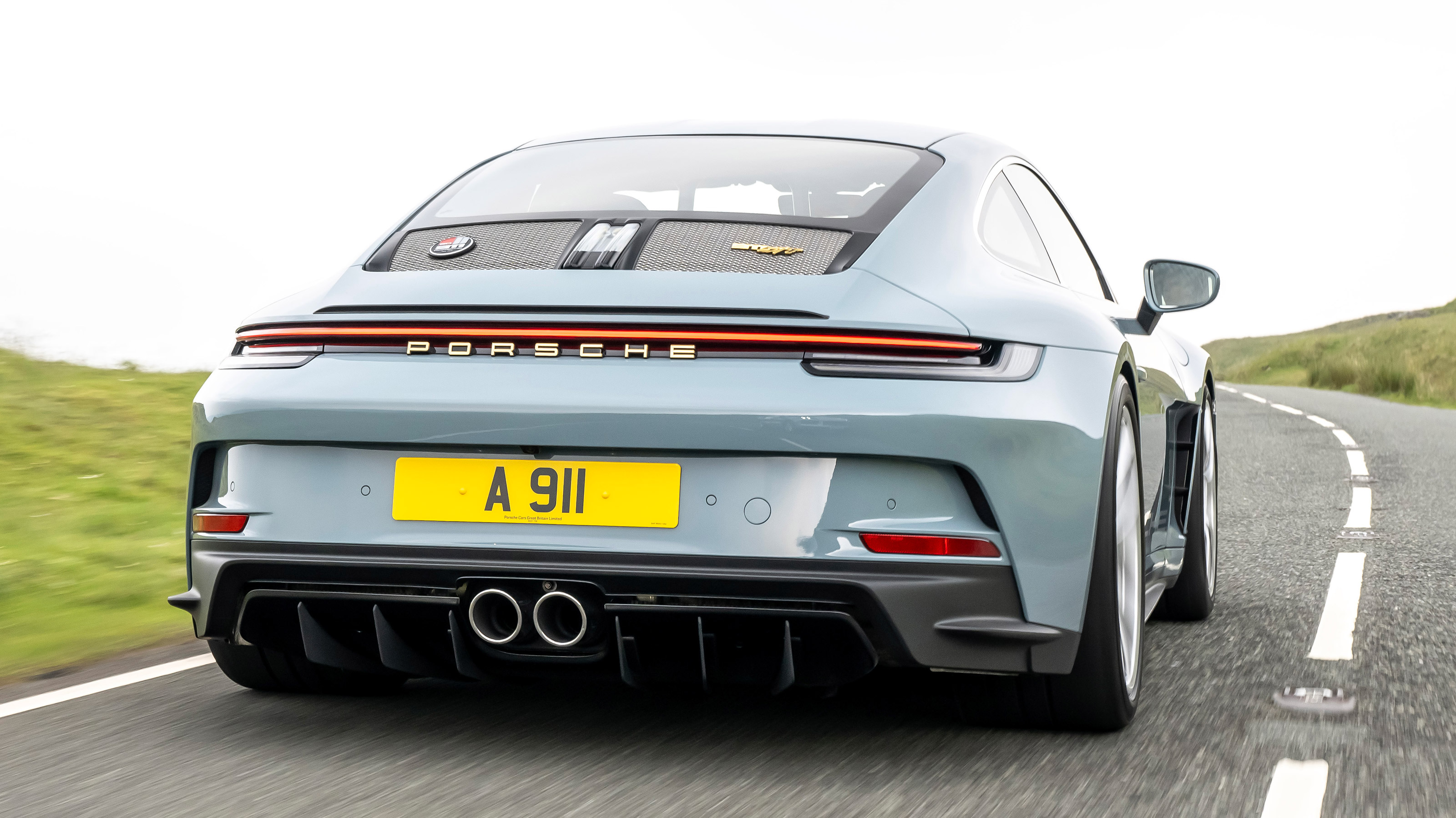 Porsche 911 S/T - rear