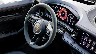 Porsche Cayenne GTS - steering wheel