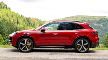 Porsche Cayenne GTS - side