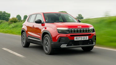 Jeep Avenger - front tracking