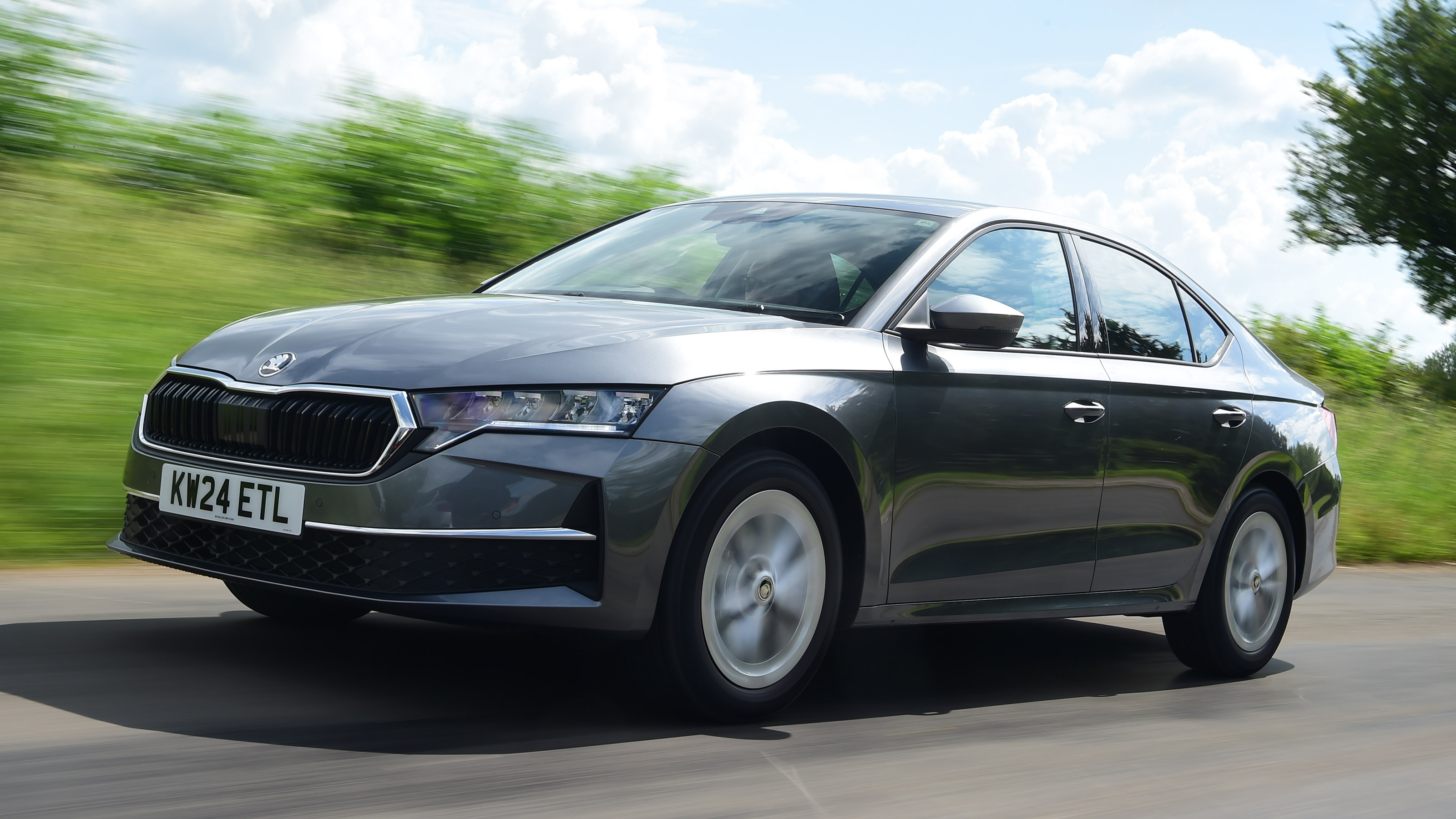 Skoda Octavia UK - front