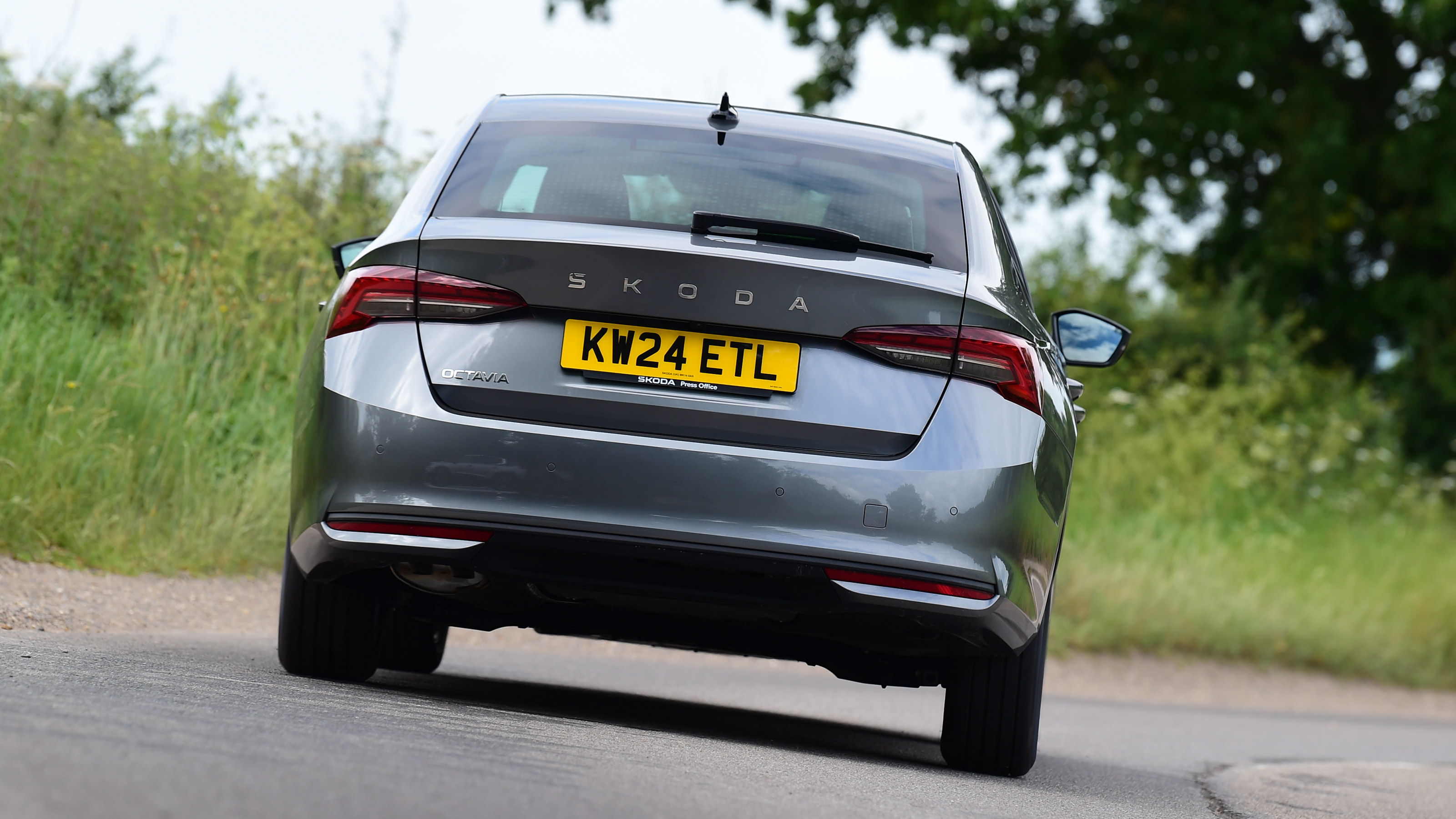 Skoda Octavia UK - rear cornering