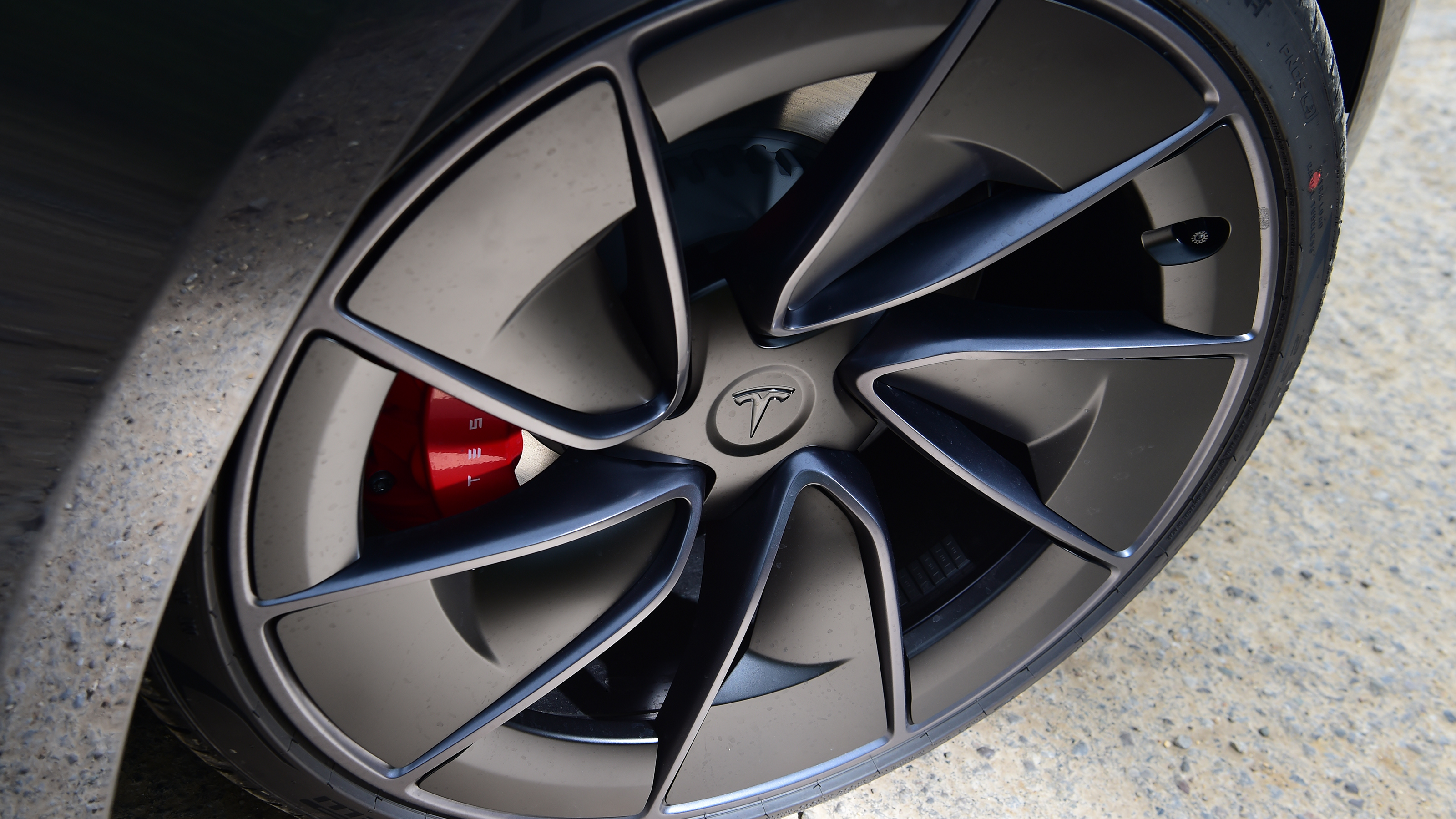 Tesla Model 3 Performance - wheel