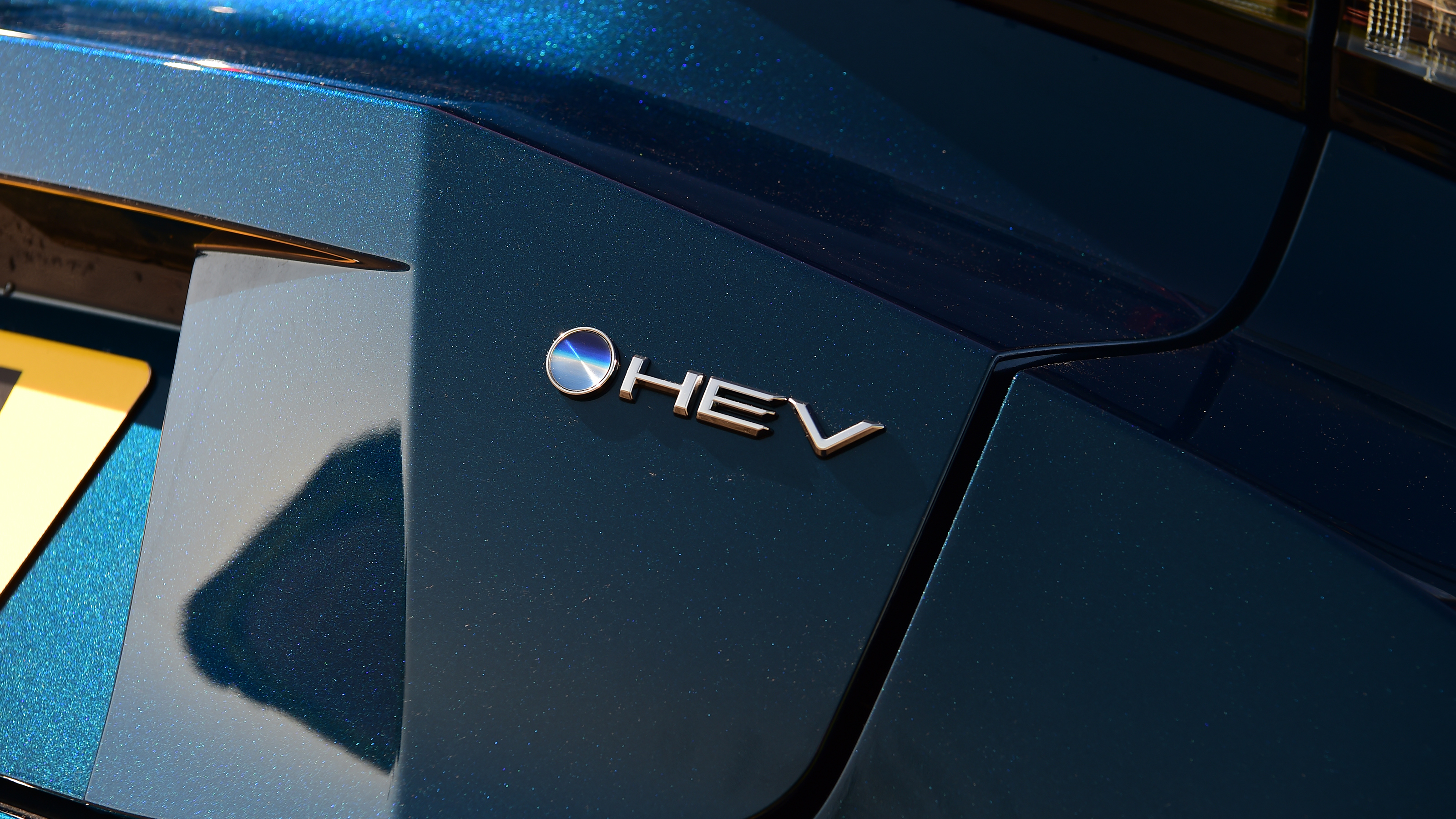 Toyota C-HR Excel - 'HEV' badge
