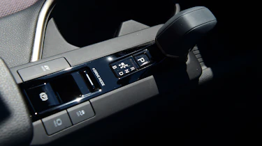 Toyota C-HR Excel - gear selector