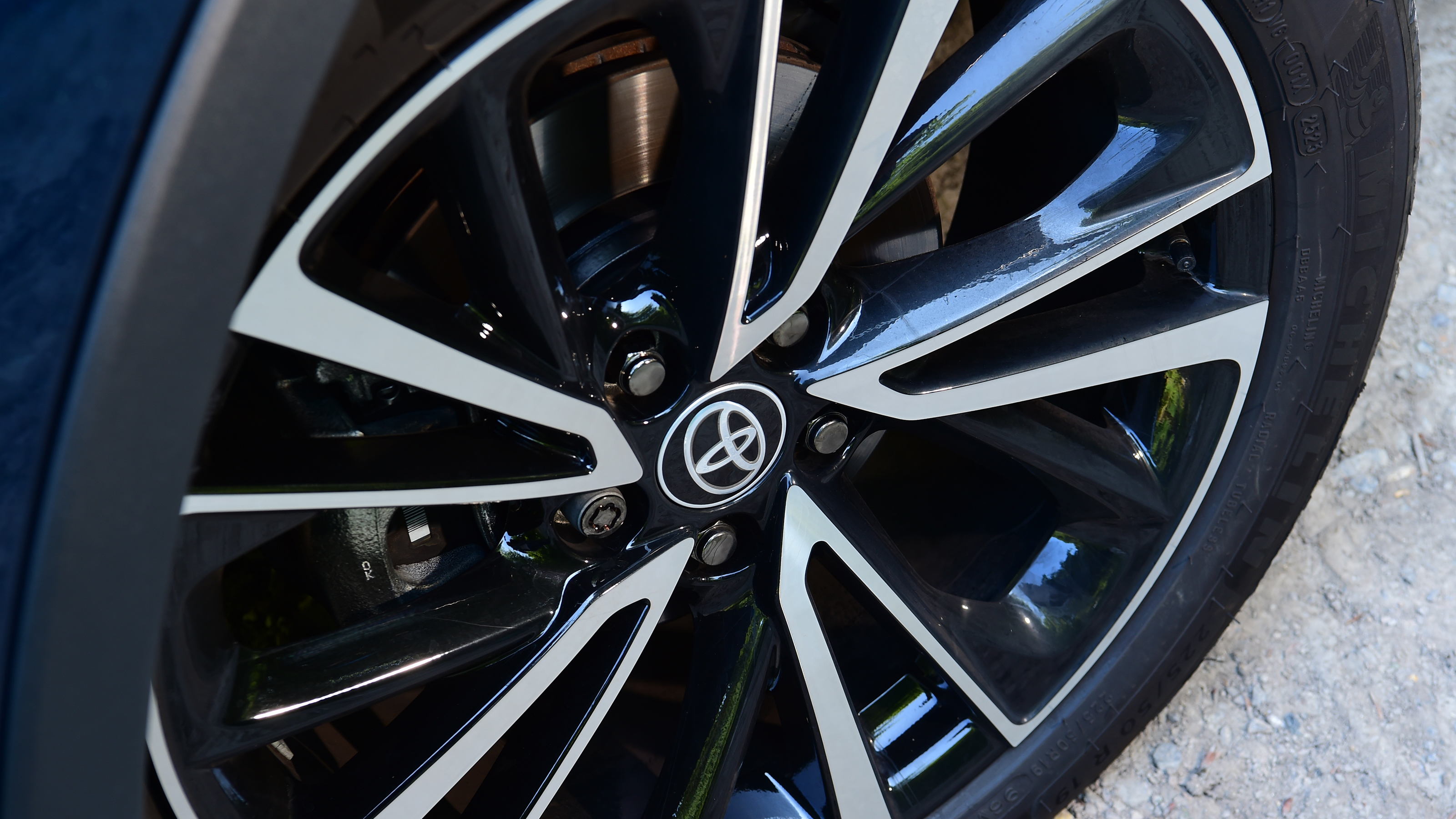 Toyota C-HR Excel - wheel