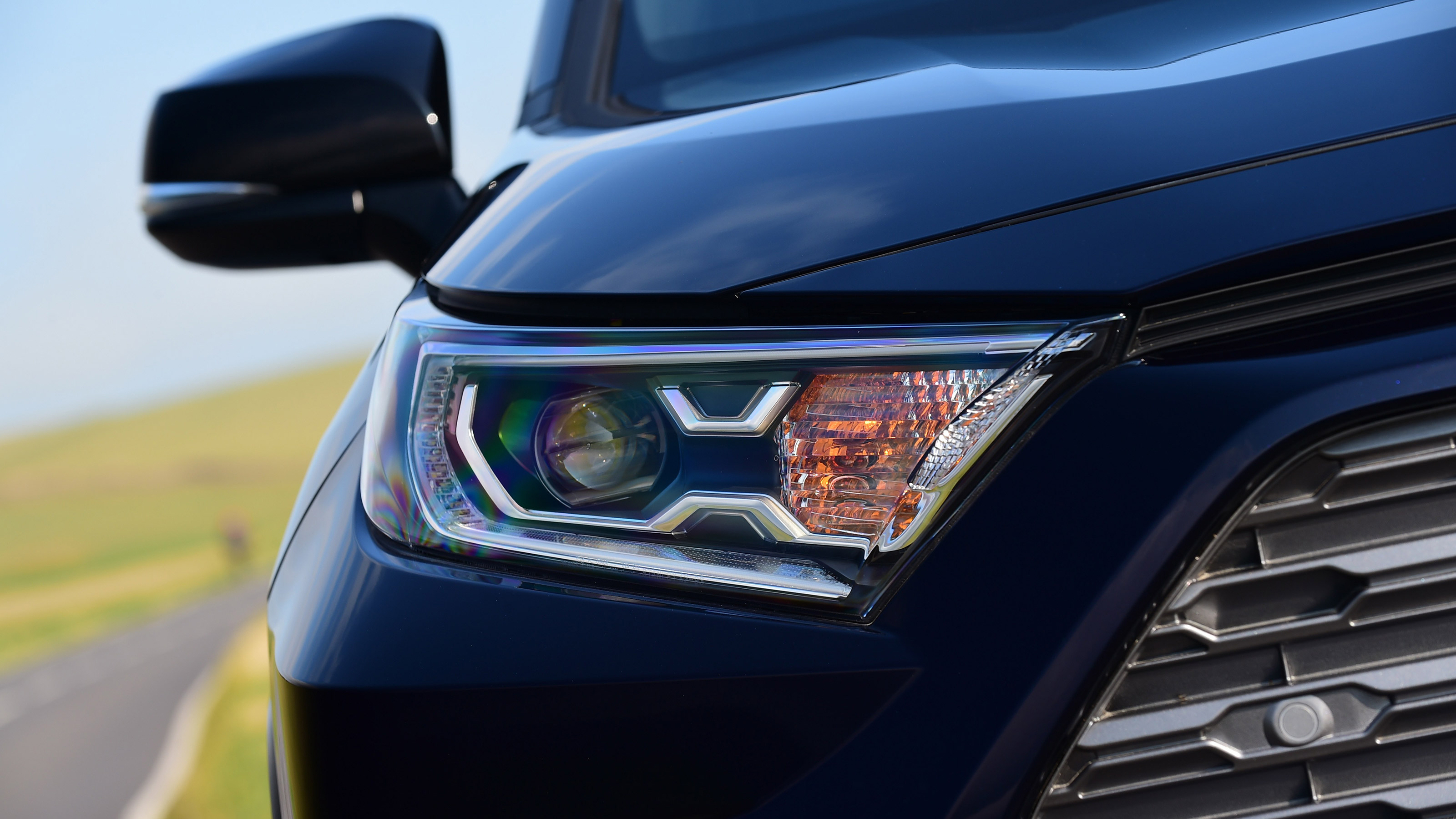 Toyota RAV4 Mk5 - front light