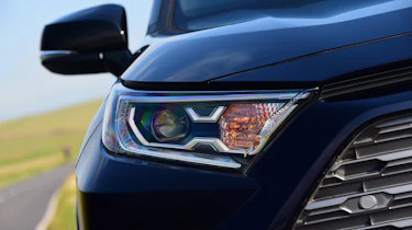 Toyota RAV4 Mk5 - front light