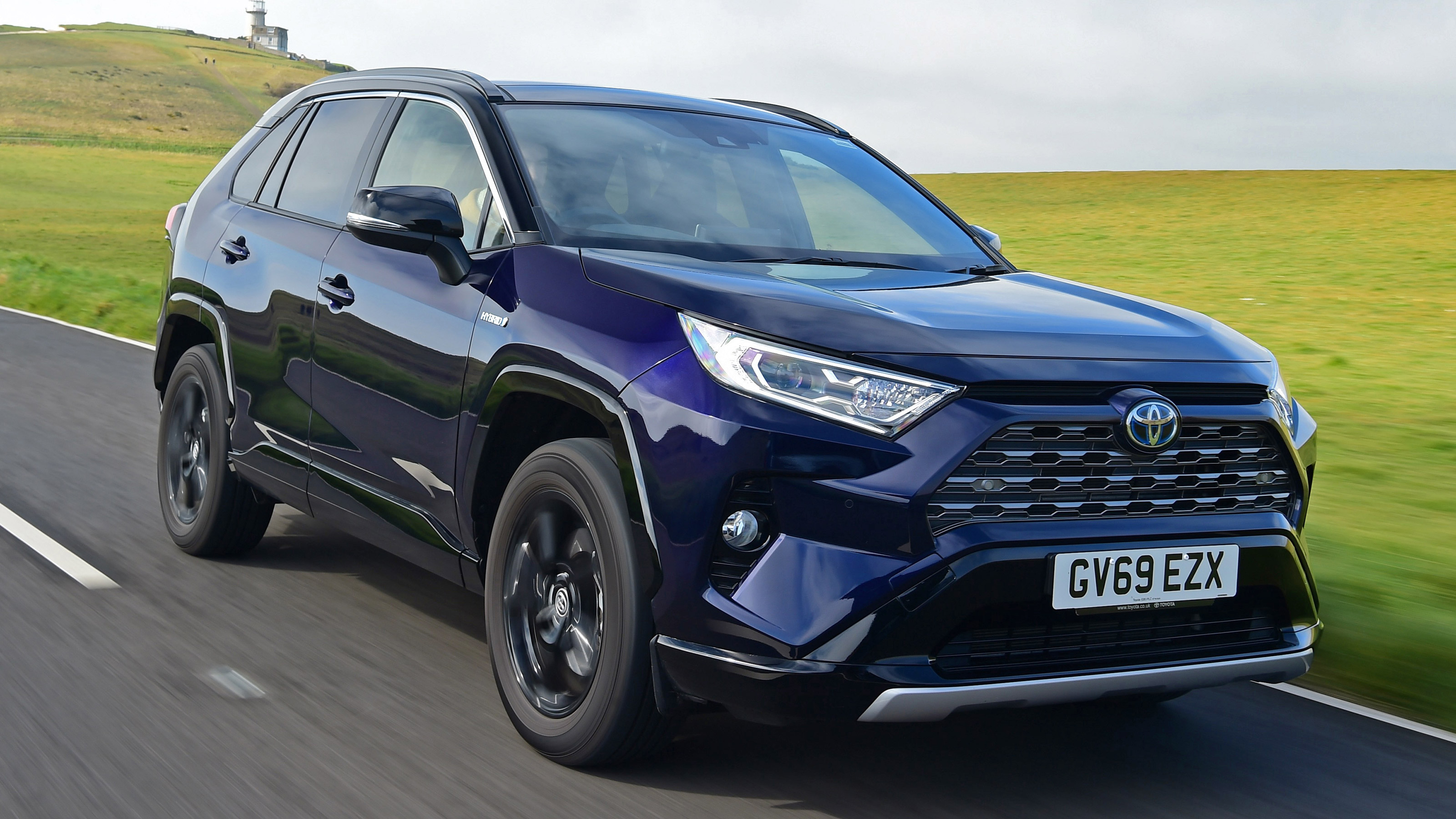 Toyota RAV4 Mk5 - front action