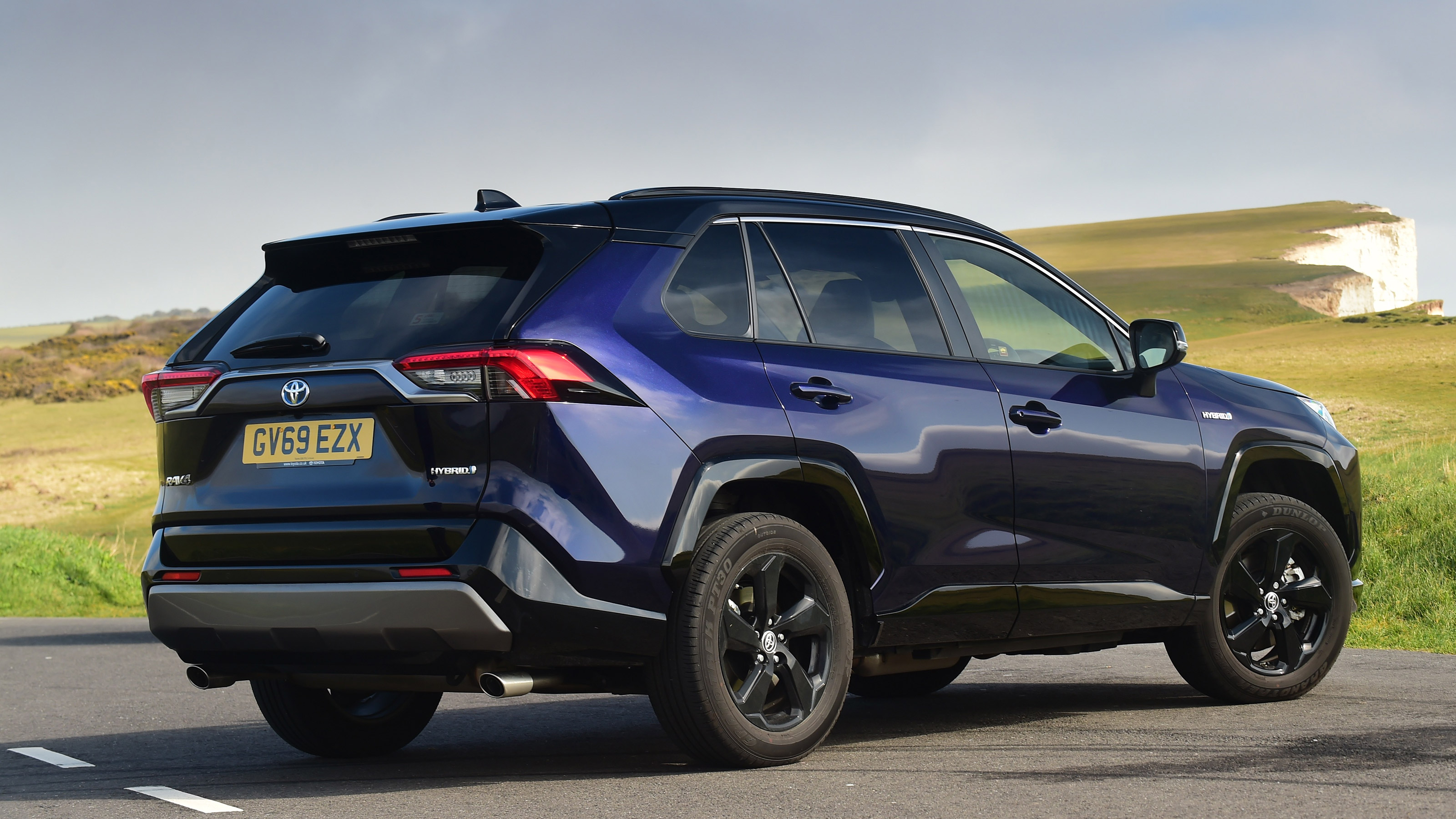 Toyota RAV4 Mk5 - rear