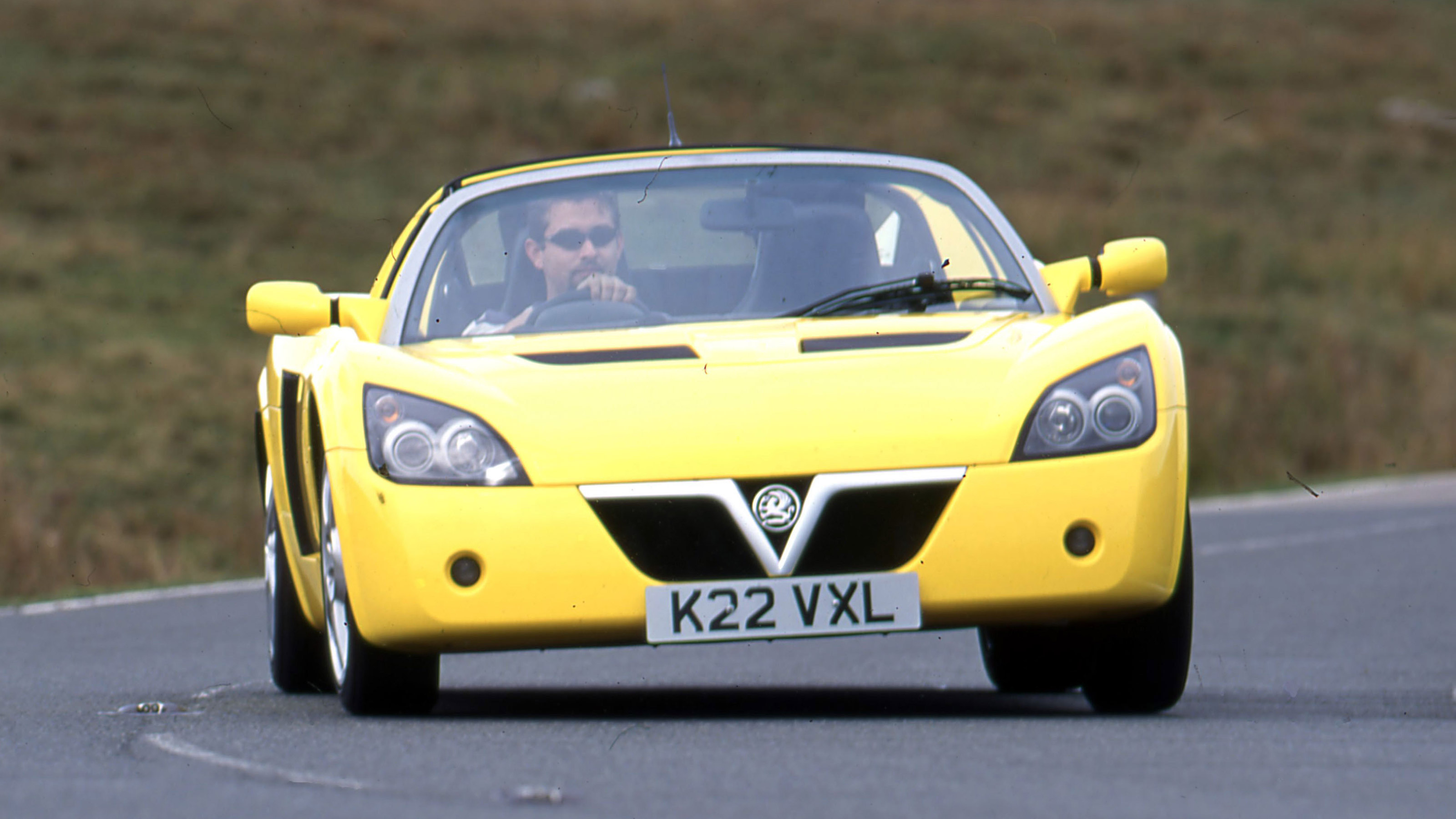 Used Vauxhall VX220 - front action