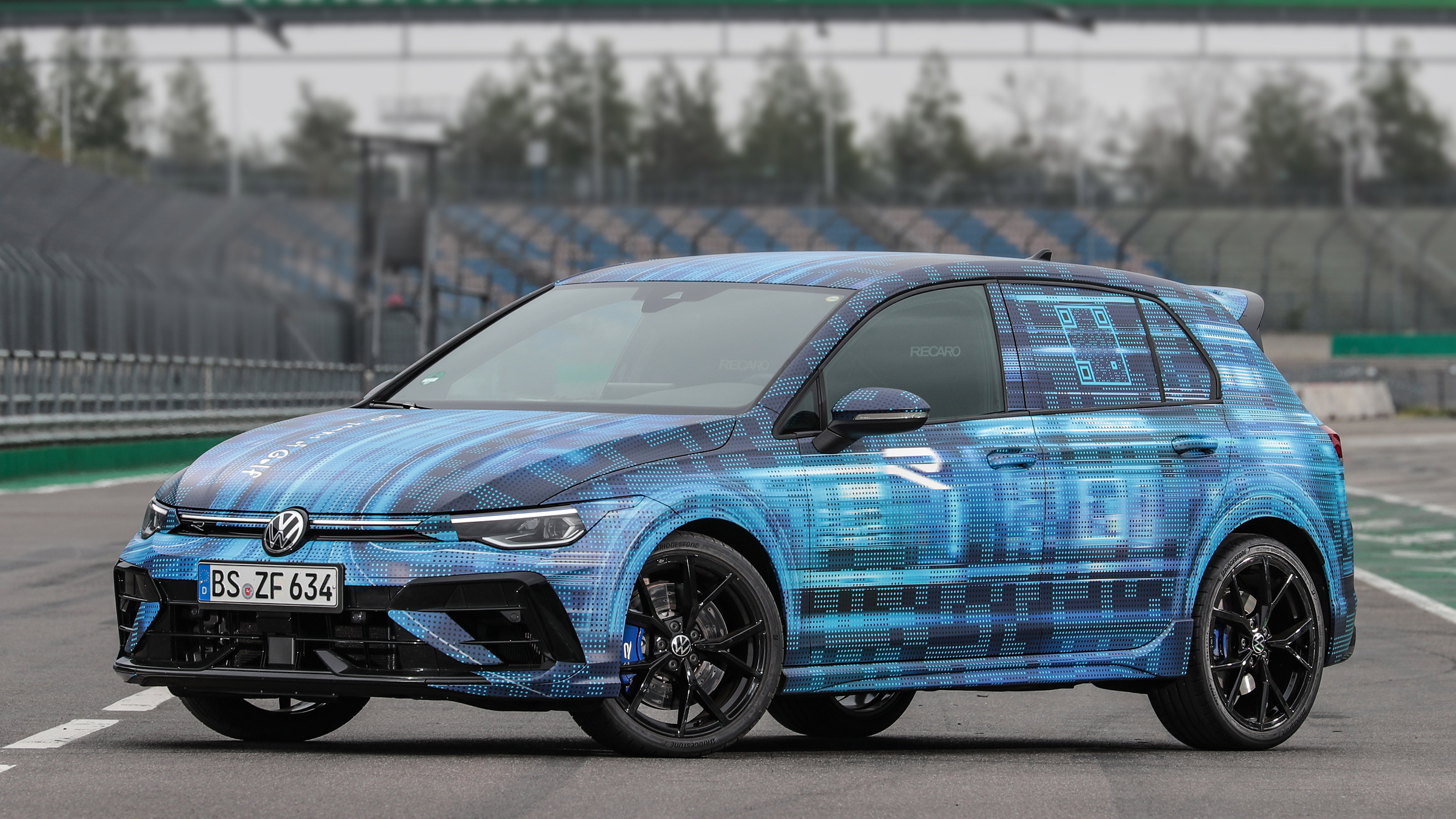 Volkswagen Golf R prototype - front static