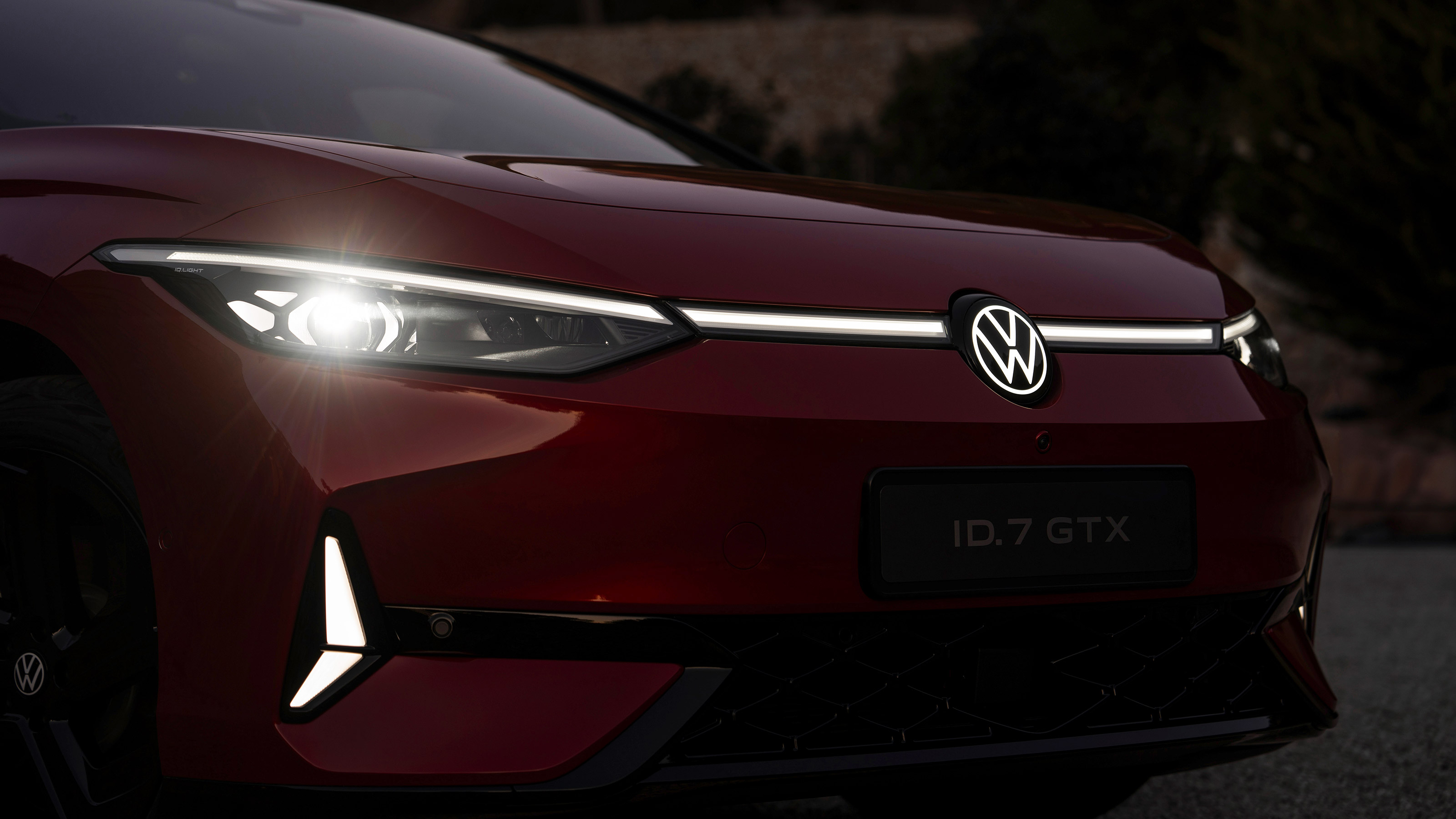 Volkswagen ID7 GTX - front detail dark