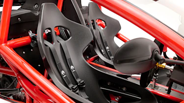 Ariel Nomad 2 - seats