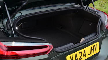 BMW Z4 M40i Handschalter - boot