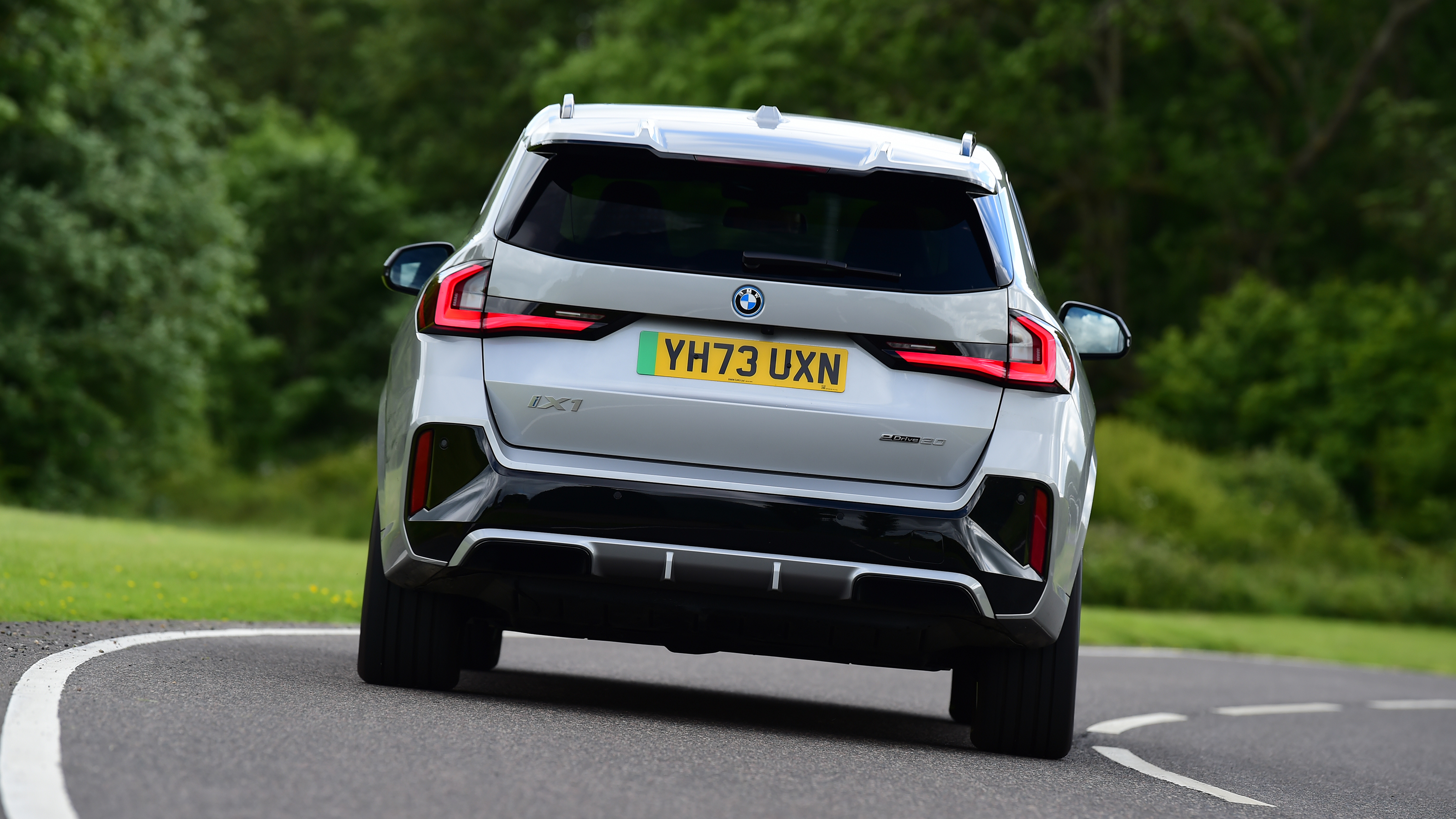 BMW iX1 - rear cornering