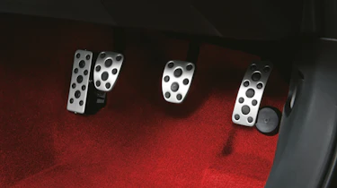 Toyota GR86 - pedals