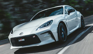 Toyota GR86 - white front 3/4