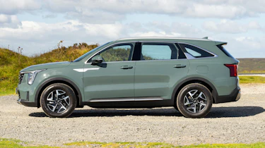 Kia Sorento Hybrid - side static
