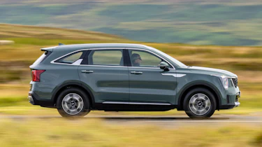 Kia Sorento Hybrid - side