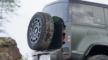 Land Rover Defender Octa - spare wheel