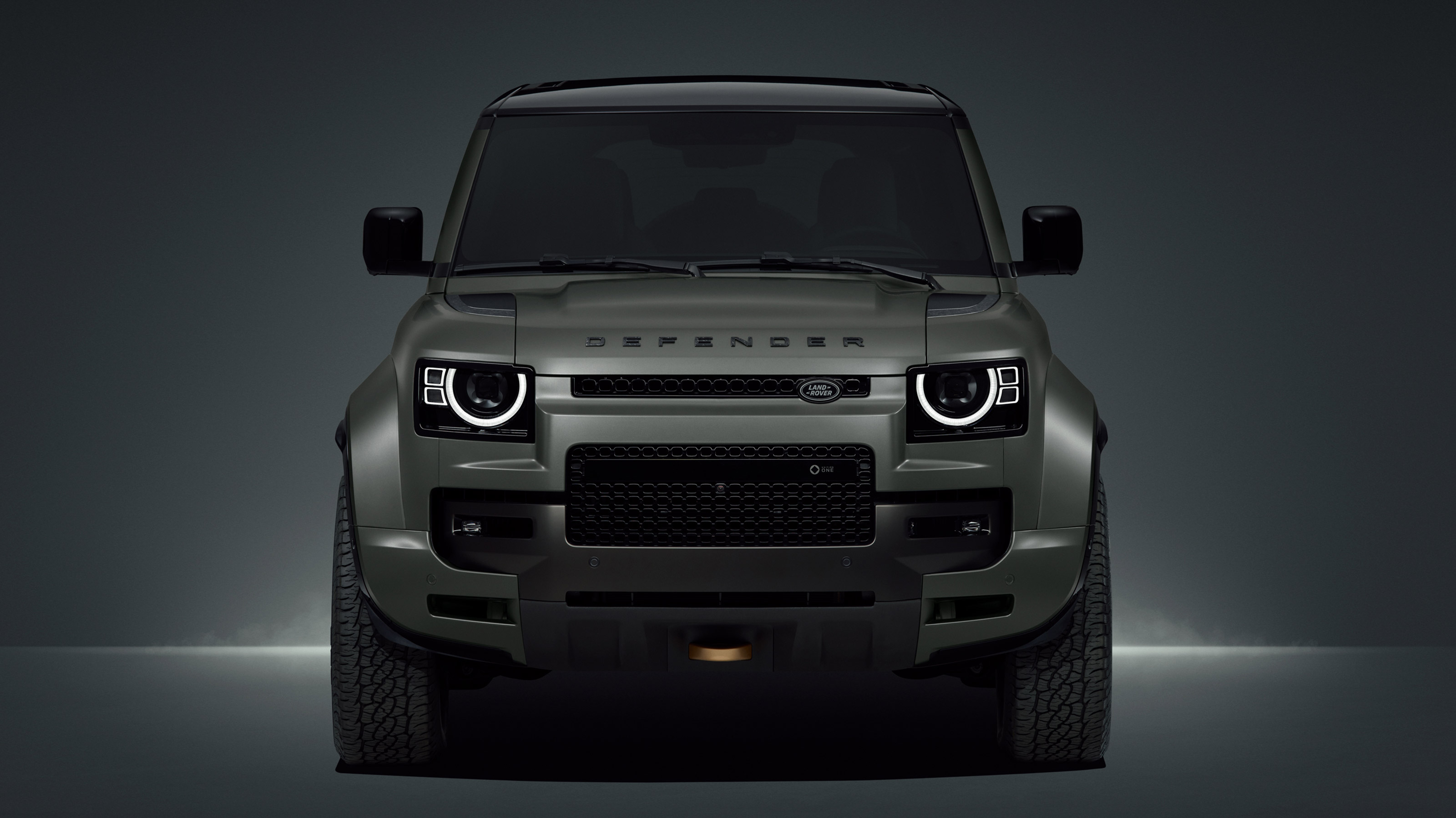 Land Rover Defender Octa - full front studio