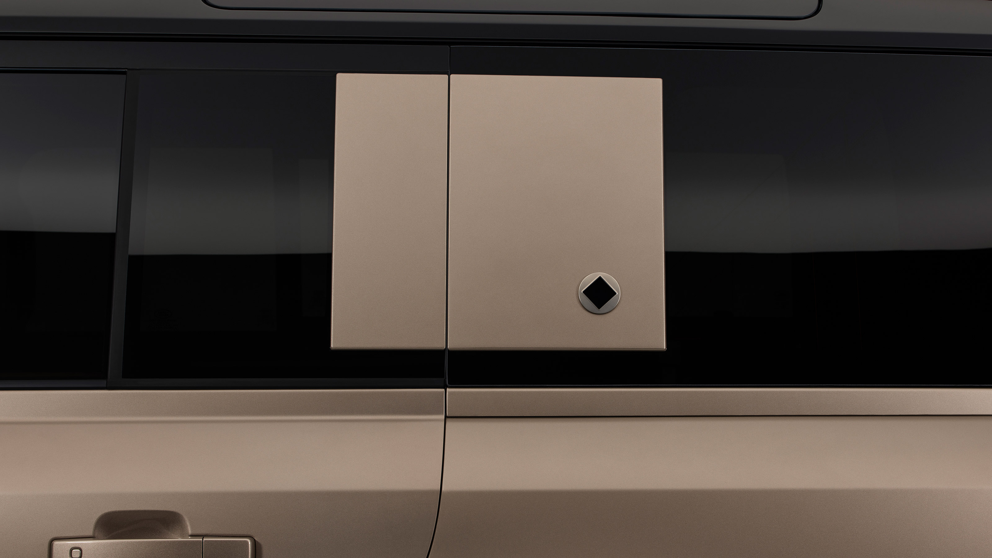 Land Rover Defender Octa - side badge