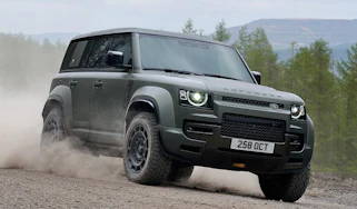 Land Rover Defender Octa - front
